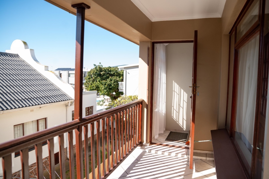 5 Bedroom Property for Sale in Hartenbos Central Western Cape